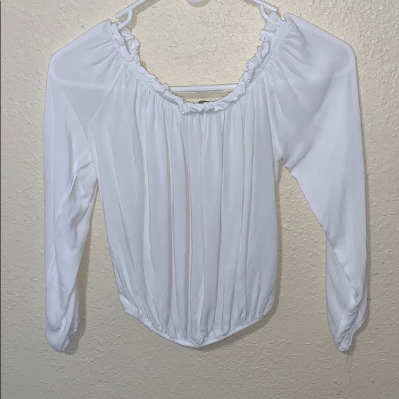 Brandy Melville white off the shoulder top - Picture 3 of 5
